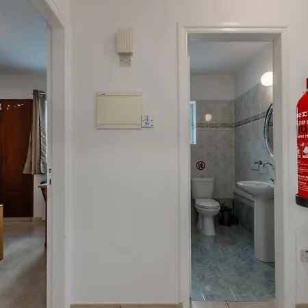 Andreas Beachfront Kwatera prywatna Larnaca